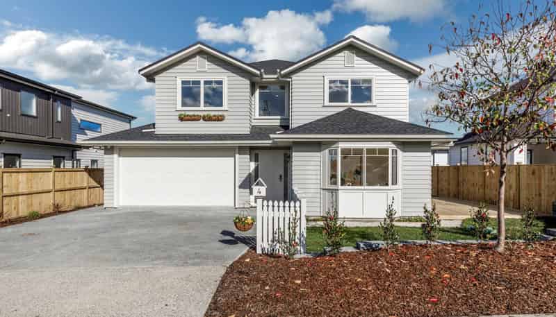 4 Fender Place, Long Bay