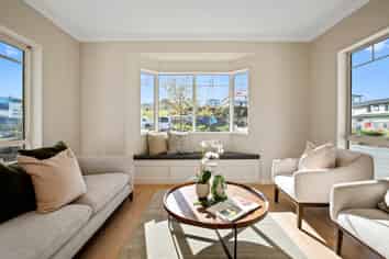 4 Fender Place, Long Bay