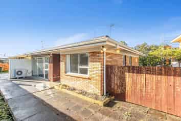 2/6 Pamela Place, New Lynn