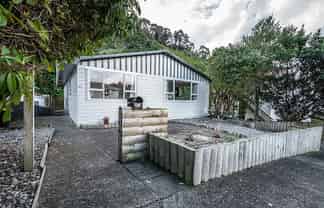 52 Kiwi Crescent, Tawa