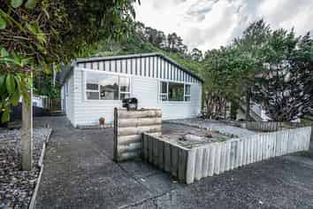 52 Kiwi Crescent, Tawa