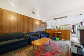 34 Te Wharepouri Street, Berhampore