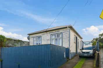 34 Te Wharepouri Street, Berhampore