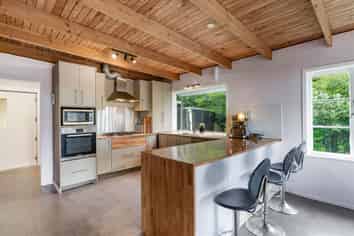 525 Whitford Road, Whitford