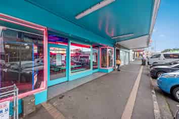 INVESTMENT - STANDALONE RETAIL - ESTATE SALE A...