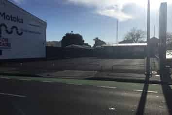 Greenlane Car Yard Available NOW!