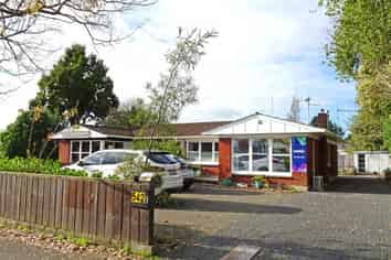 Professional office  in Hamilton East