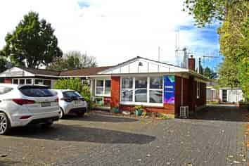 Professional office  in Hamilton East