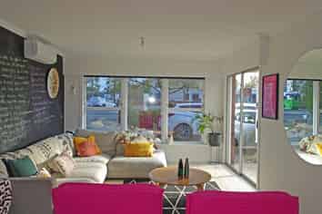 Professional office  in Hamilton East