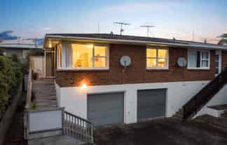 4/4 Kowhai Road, Campbells Bay