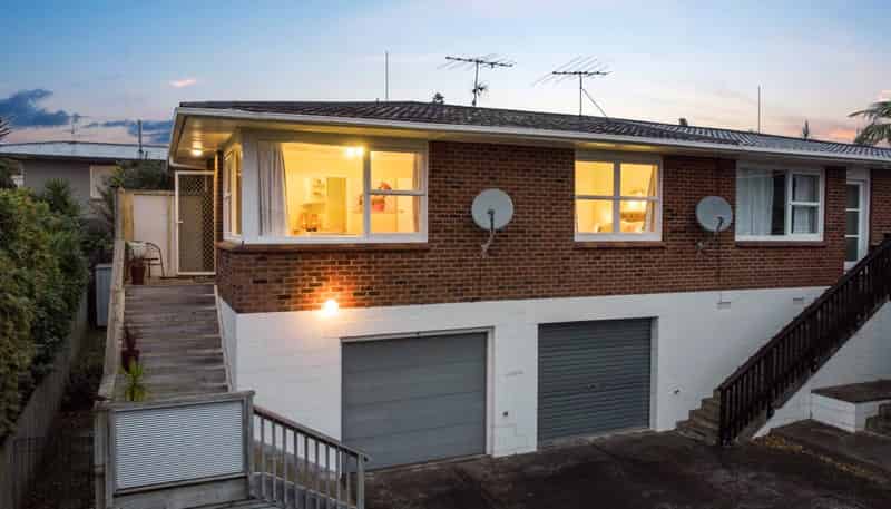 4/4 Kowhai Road, Campbells Bay