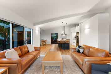 10 Baulcomb Parade, Windsor Park