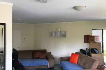 1/15 Jay Court, Botany Downs