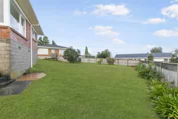 28D Sunnynook Road, Sunnynook