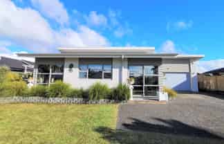 98 Barbados Way, One Tree Point