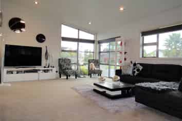 98 Barbados Way, One Tree Point