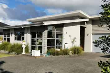 98 Barbados Way, One Tree Point