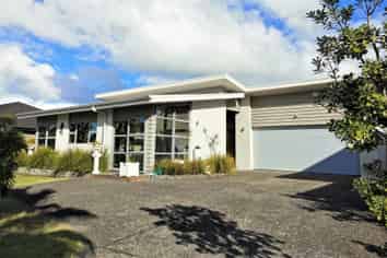 98 Barbados Way, One Tree Point