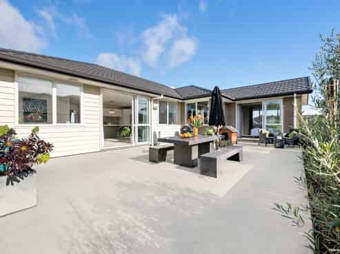 57 Intrepid Crescent, Beachlands