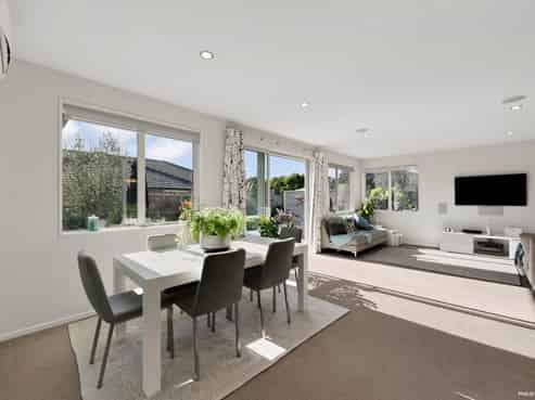 57 Intrepid Crescent, Beachlands