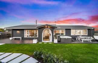 32 Fairway Avenue, Red Beach
