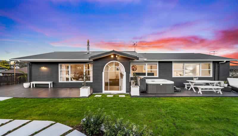 32 Fairway Avenue, Red Beach