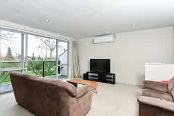 6/6 Page Place, Hamilton East