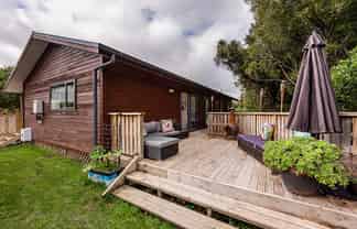 96 Larsen Crescent, Tawa