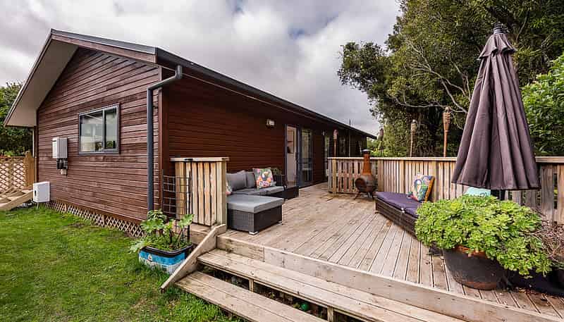 96 Larsen Crescent, Tawa