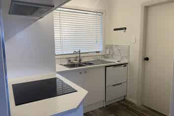 80 Commissariat Road, Mount Wellington