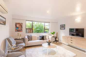 135 Waiwhetu Road, Waterloo