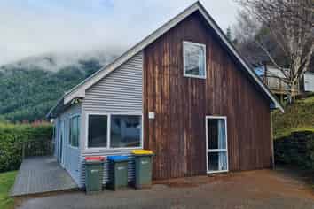 21B Watts Road, Fernhill/Sunshine Bay