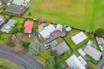 17 Barneys Farm Road, Clendon Park