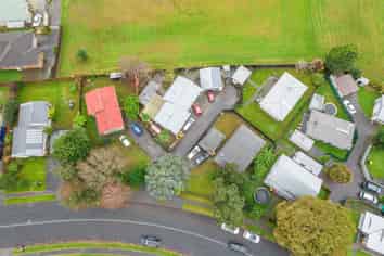 17 Barneys Farm Road, Clendon Park