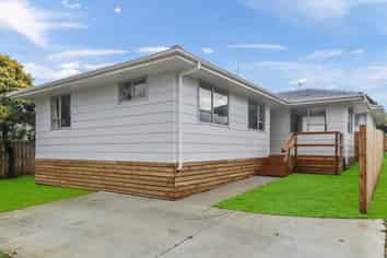 17a Mon Desir, Manurewa