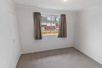 17a Mon Desir, Manurewa