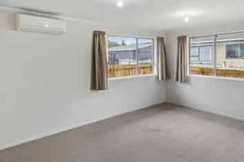 17a Mon Desir, Manurewa