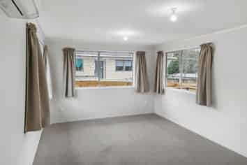 17a Mon Desir, Manurewa