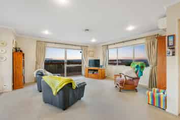 40 Norm Pellow Drive, The Gardens