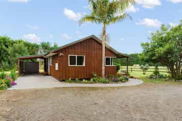 15 Linnell Road, Poroti