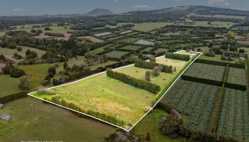 15 Linnell Road, Poroti