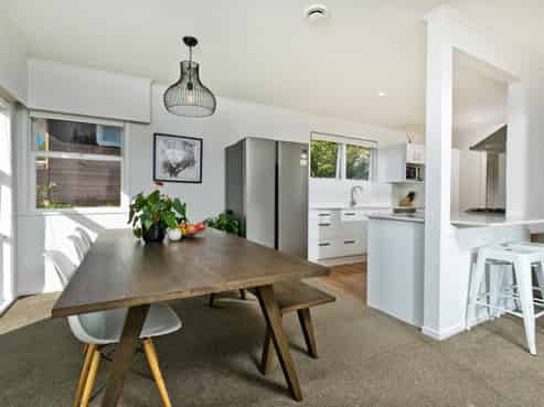 1 Weatherly Road, Torbay