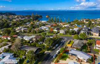 1 Weatherly Road, Torbay