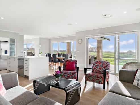 2 Irwin Road, Karaka