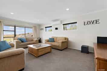 22 Tawhana Crescent, Red Beach