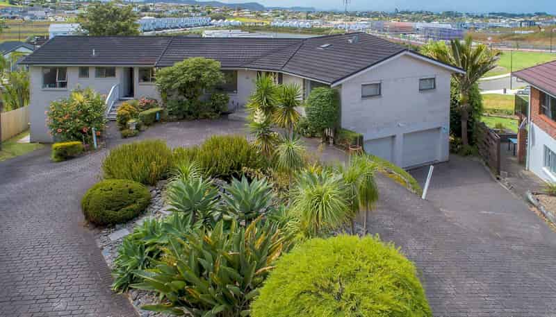 22 Tawhana Crescent, Red Beach