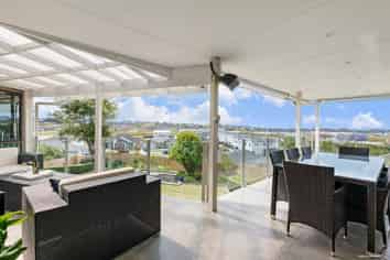 22 Tawhana Crescent, Red Beach