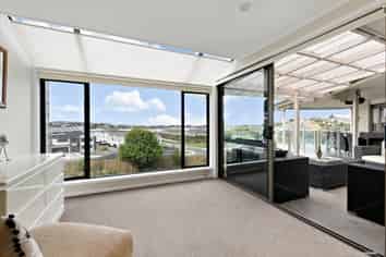 22 Tawhana Crescent, Red Beach