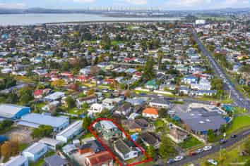 7 Gwendoline Avenue, Te Atatu Peninsula