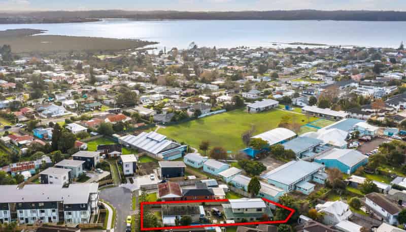 7 Gwendoline Avenue, Te Atatu Peninsula